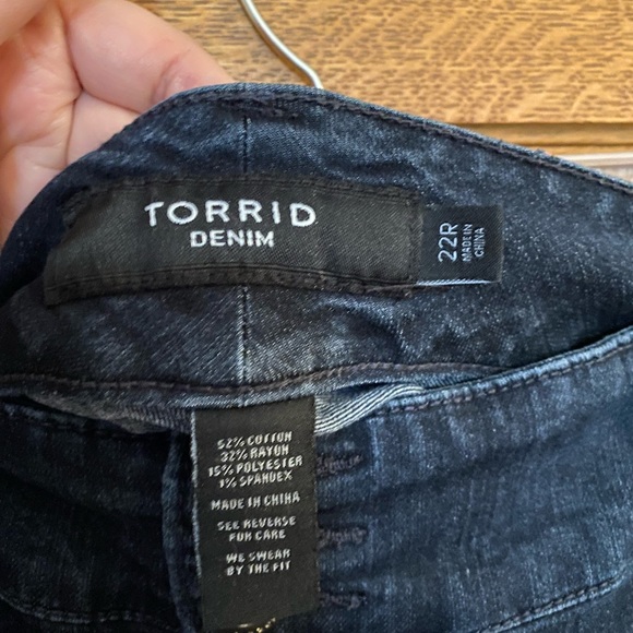 Torrid jeggings 22R dark wash - Picture 2 of 5